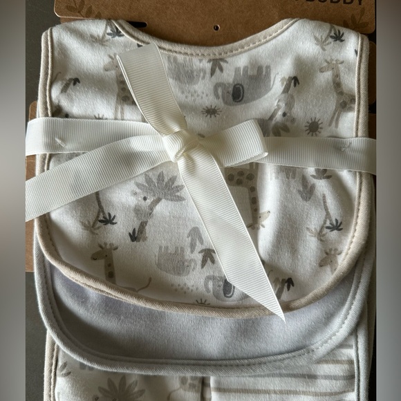 NWT Bib & Burp Cloth 4 Piece Set - Picture 3 of 6